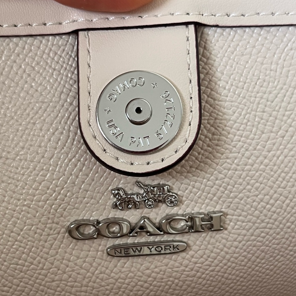 ✅Coach City Tote In Signature Floral - Picture 12 of 13